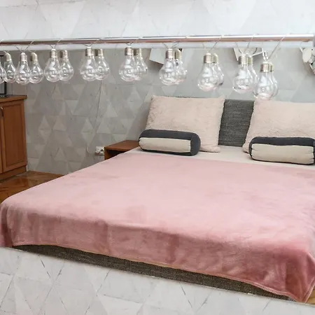 Grbavica Shopping Studio Apartment *